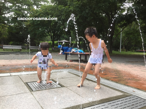 前田公園（手稲区）で水遊び.png