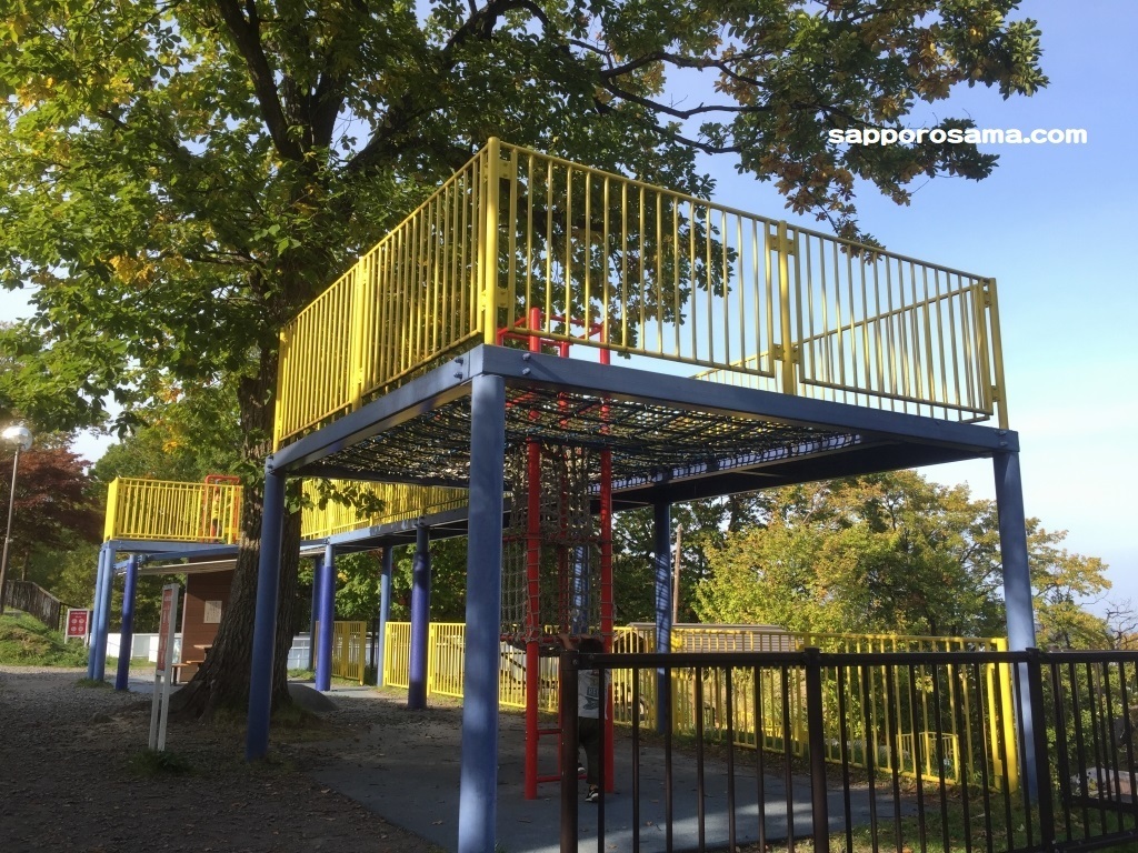 小樽公園こどもの国ゾーン の遊具や駐車場 美しい景観を丸ごと紹介 札幌で子育て